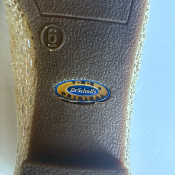 NWOT Dr. Scholl's Cream Crochet Flats, Size: 6 - Picture 9 of 9
